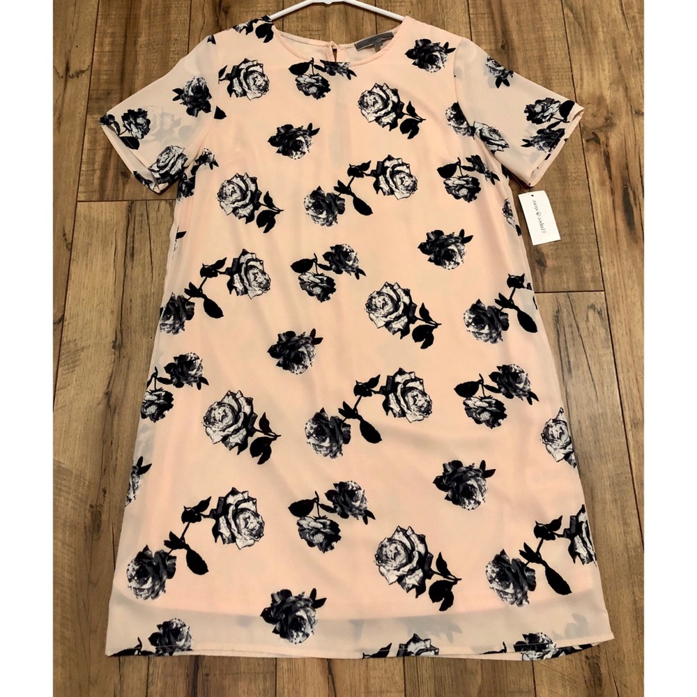 Mia + Tess NWT Pink/ Grey Roses Floral Dress